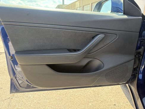 Used 2018 Tesla Model 3 Long Range RWD image 10