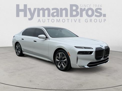 Used 2023 BMW i7 xDrive60 AWD/4WD image 1