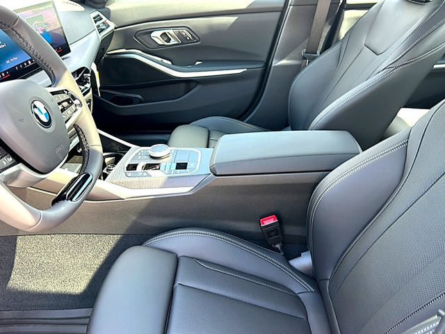 New 2026 BMW 330i Sedan w/ Premium Package RWD image 41