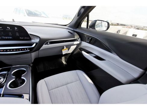 New 2026 Cadillac Lyriq Luxury image 10