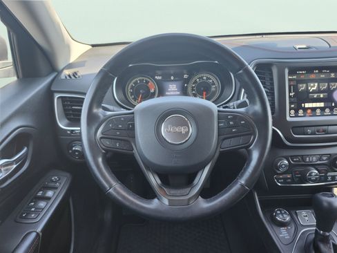Used 2021 Jeep Cherokee Trailhawk AWD/4WD image 11