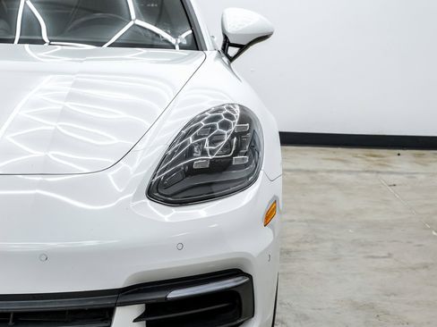 Used 2019 Porsche Panamera 4 image 46