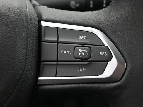 New 2026 Jeep Compass Latitude AWD/4WD image 7