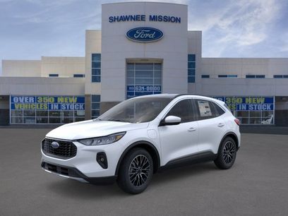 New 2026 Ford Escape SE w/ Class II Trailer Tow Package