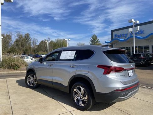 Used 2023 Hyundai Santa Fe SEL image 7