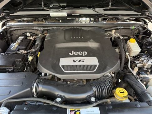 Used 2015 Jeep Wrangler Sport AWD/4WD image 27