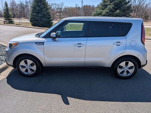 Used 2016 Kia Soul w/ Convenience Package image 6