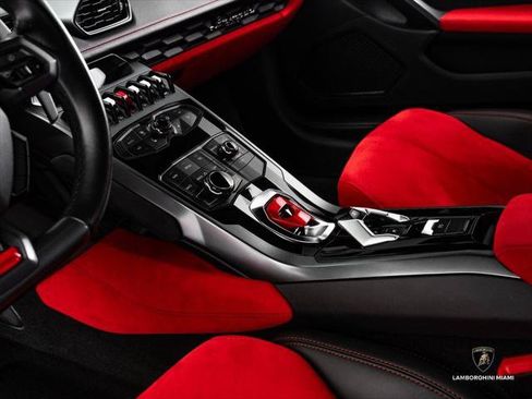 Used 2015 Lamborghini Huracan LP 610-4 AWD/4WD image 30