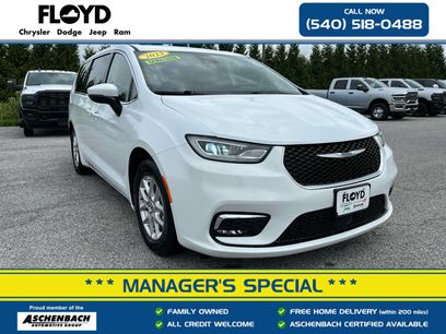 Used 2023 Chrysler Pacifica Touring-L