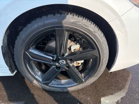 Used 2023 Nissan Sentra SR w/ Midnight Edition Package image 5