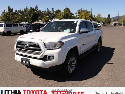 Used 2017 Toyota Tacoma Limited w/ Tow Package AWD/4WD image 1