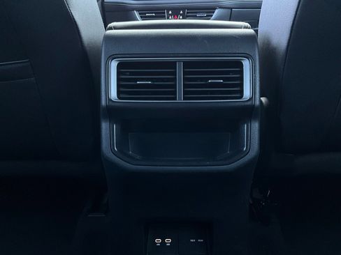 Used 2025 Volkswagen Atlas Cross Sport SE image 13