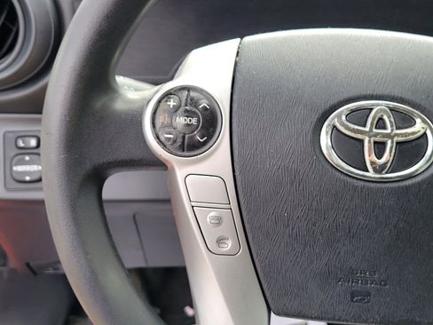 Used 2012 Toyota Prius C One FWD image 18