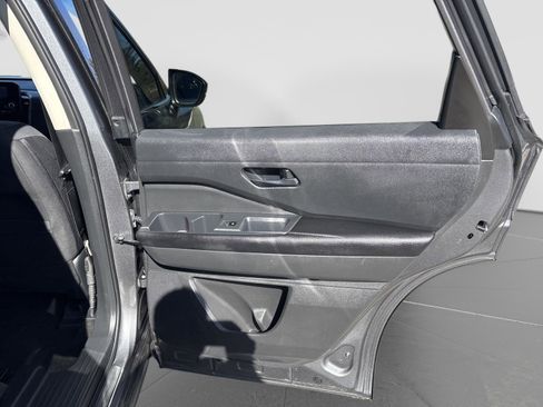 Used 2025 Nissan Pathfinder SV AWD/4WD image 24