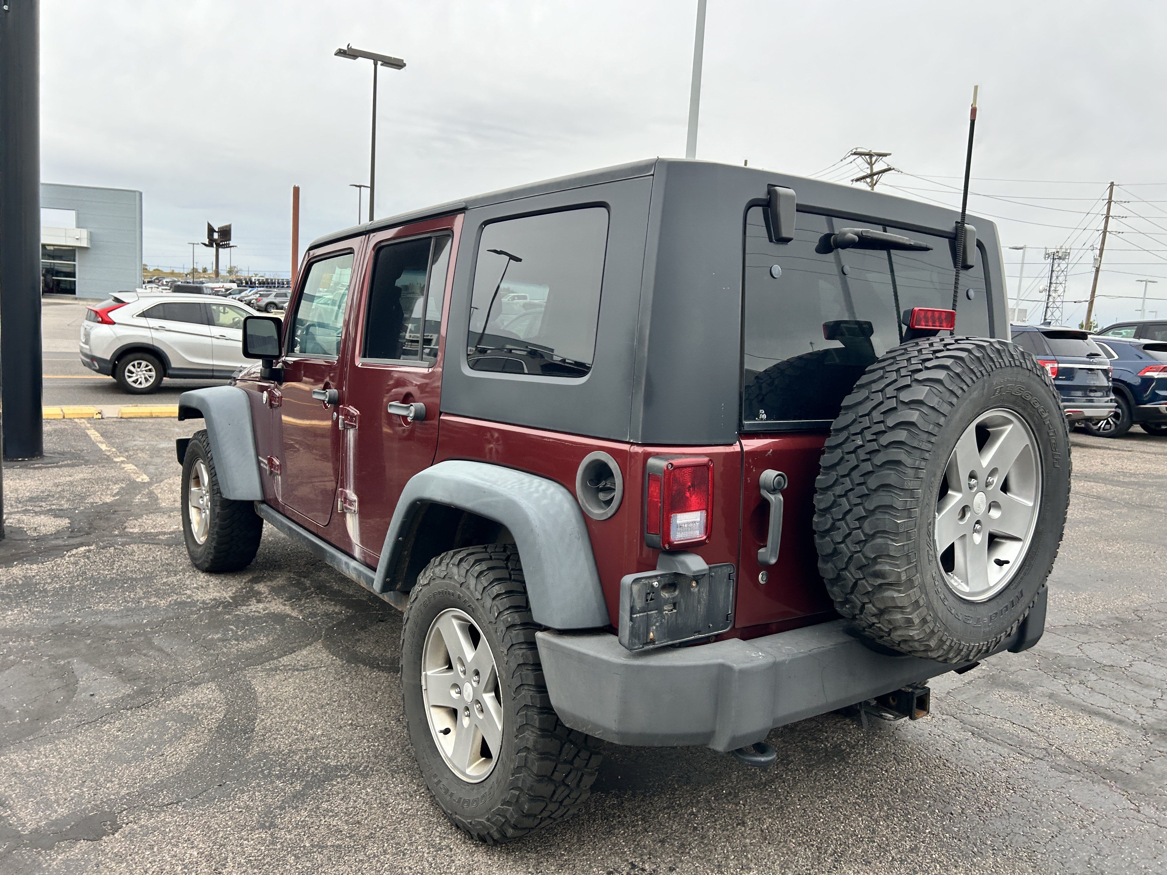 Used 2010 Jeep Wrangler Unlimited Rubicon AWD/4WD image 3