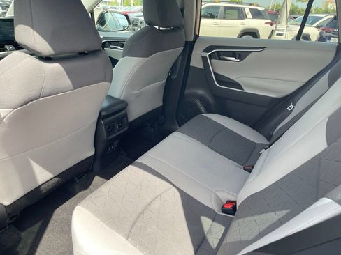 Used 2021 Toyota RAV4 XLE w/ Convenience Package FWD image 24