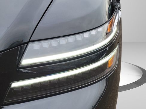 Used 2025 Genesis G80 2.5T Sport Prestige image 10