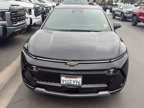 Used 2025 Chevrolet Equinox EV LT w/ Convenience Package image 17