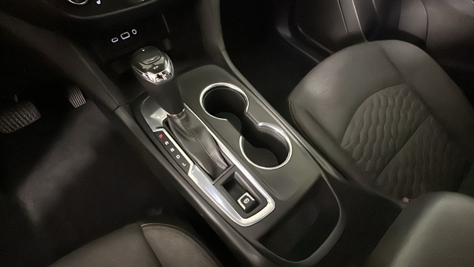 Used 2019 Chevrolet Equinox LT FWD image 26