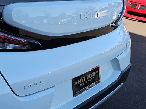 Used 2025 Kia Soul S image 11