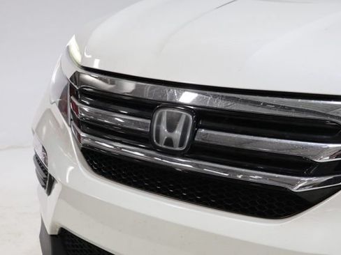 Used 2018 Honda Pilot Touring image 12