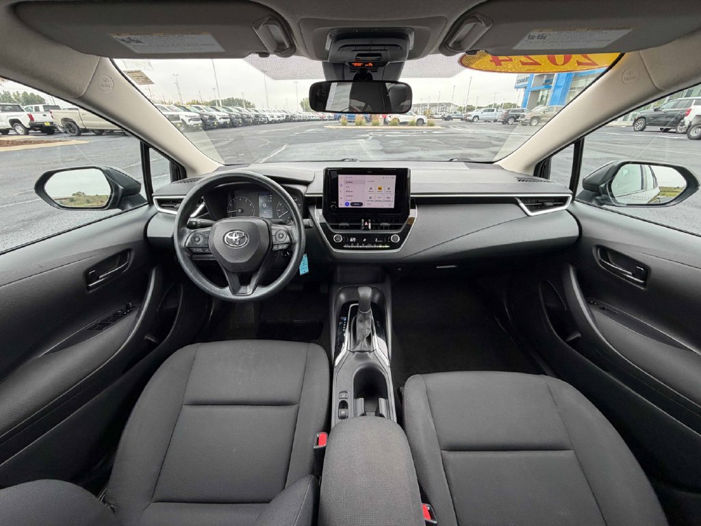 Used 2024 Toyota Corolla LE FWD image 29
