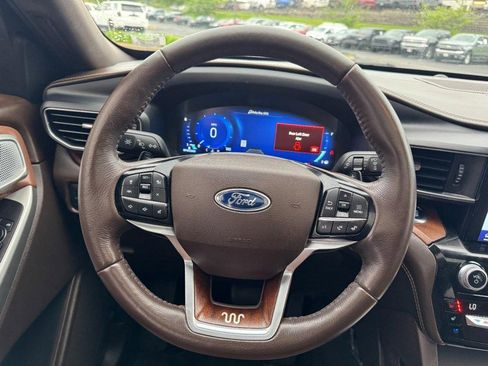 Used 2021 Ford Explorer King Ranch w/ Premium Technology Package AWD/4WD image 15