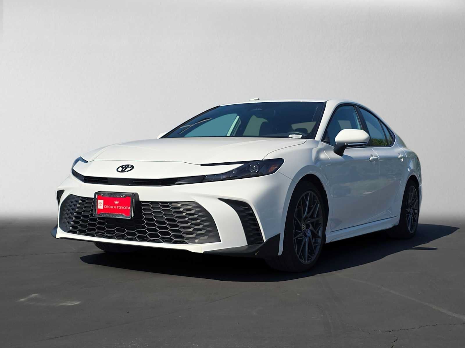 Used 2026 Toyota Camry SE w/ Convenience Package FWD image 7