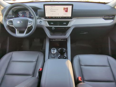 Certified 2025 Ford Explorer Active w/ Active Comfort Package image 13