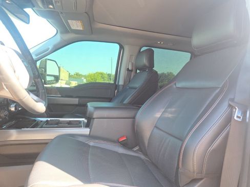 Used 2023 Ford F250 Lariat w/ Tremor Off-Road Package AWD/4WD image 31