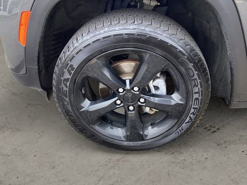 Certified 2022 Jeep Grand Cherokee Altitude image 14