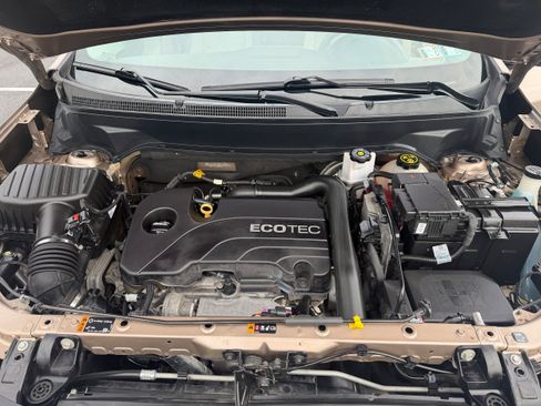 Used 2018 Chevrolet Equinox LS FWD image 15