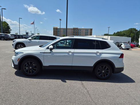 Used 2024 Volkswagen Tiguan SE FWD image 6