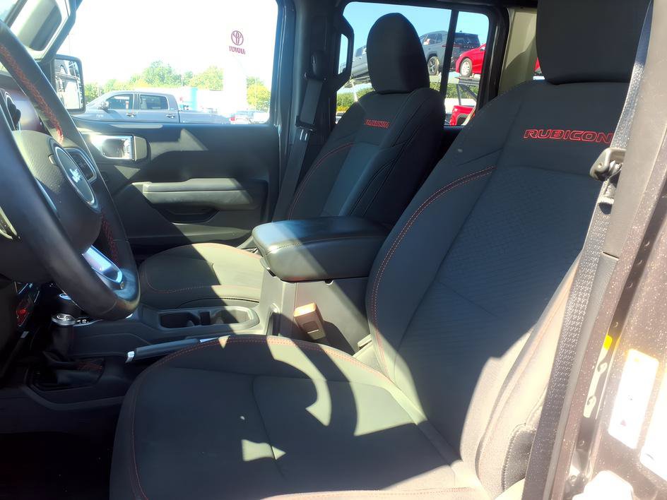 Used 2018 Jeep Wrangler Unlimited Rubicon w/ Dual Top Group AWD/4WD image 14