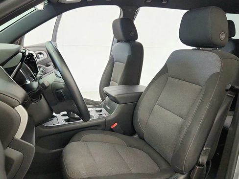 Used 2023 Chevrolet Traverse LT FWD image 19