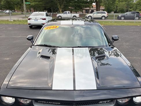 Used 2014 Dodge Challenger SRT8 w/ Harman/Kardon Audio Group RWD image 9