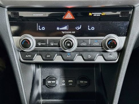 Used 2020 Hyundai Elantra SE w/ Cargo Package (C1) FWD image 16