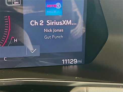 Used 2024 GMC Canyon AT4X image 12