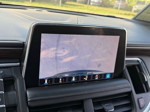 Used 2021 Chevrolet Tahoe LT w/ LT Signature Package image 27