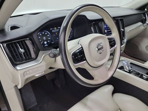Used 2022 Volvo S60 B5 Inscription image 19