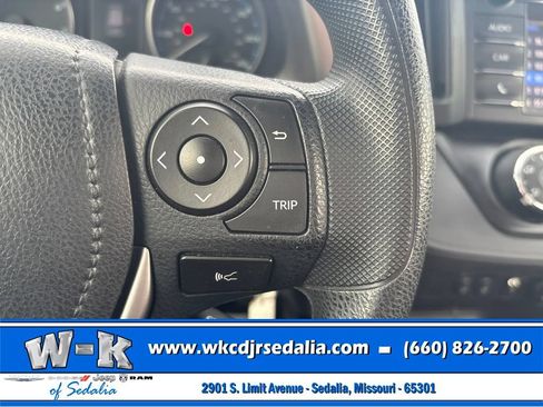 Used 2017 Toyota RAV4 LE AWD/4WD image 36