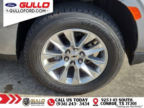 Used 2023 Chevrolet Suburban Premier image 30