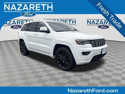 Used 2021 Jeep Grand Cherokee Laredo X AWD/4WD image 1