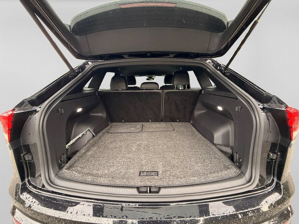 Used 2024 Volkswagen Atlas Cross Sport SE FWD image 25