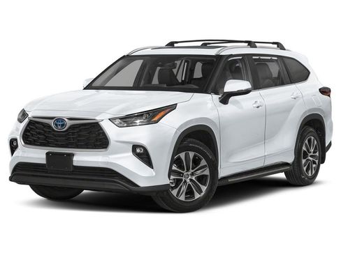 New 2026 Toyota Highlander XLE image 2