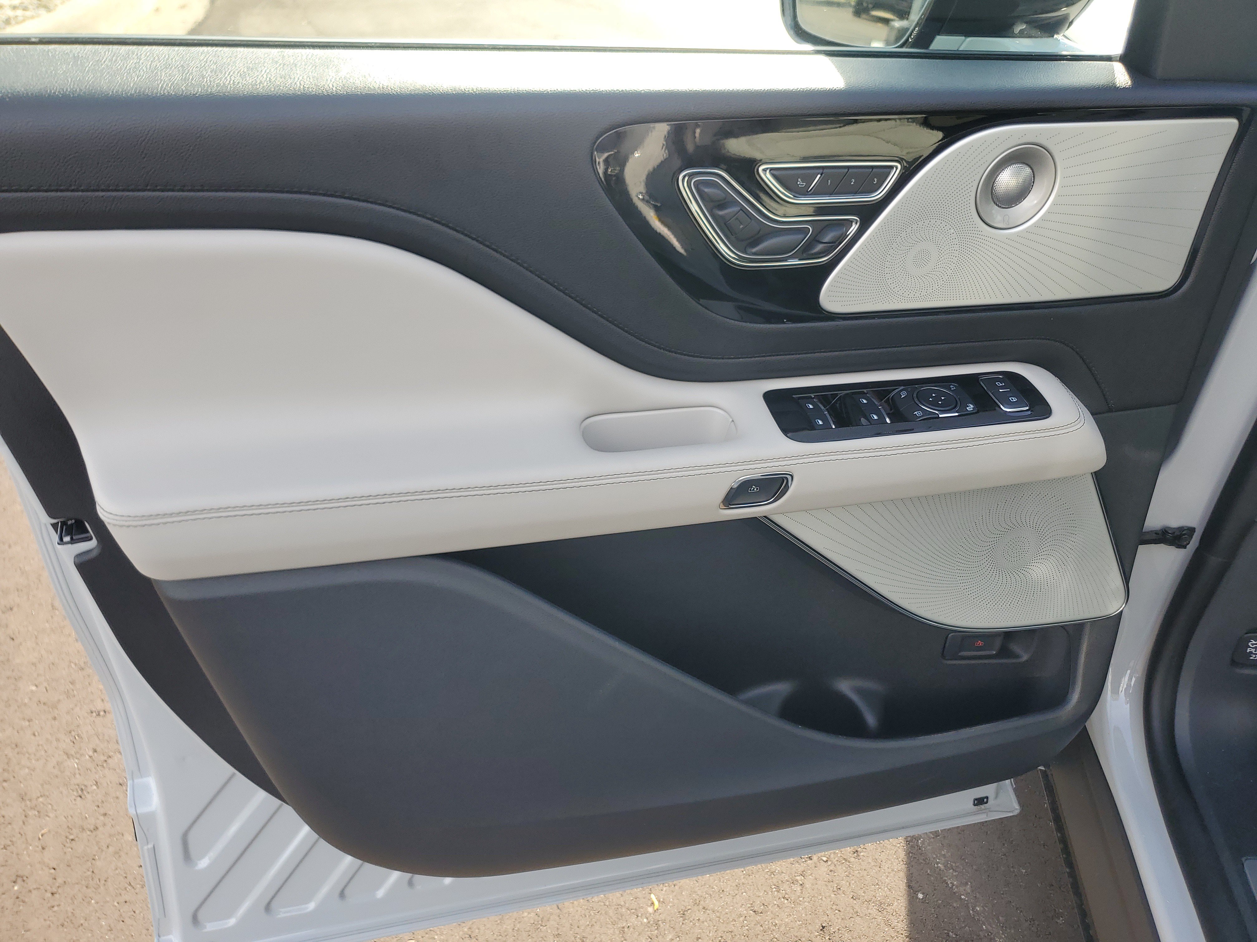 New 2027 Lincoln Aviator Reserve AWD/4WD image 8