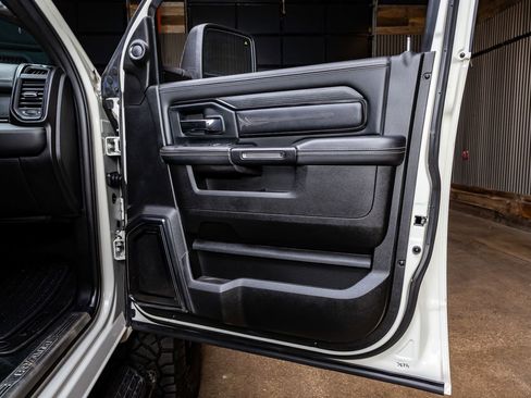 Used 2024 RAM 2500 Limited image 36