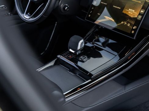 Used 2024 Land Rover Range Rover Sport Dynamic SE image 26