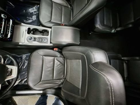 Used 2022 Ford Explorer Limited w/ Equipment Group 301A AWD/4WD image 23