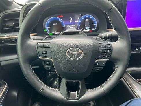 Used 2024 Toyota Crown Platinum image 22